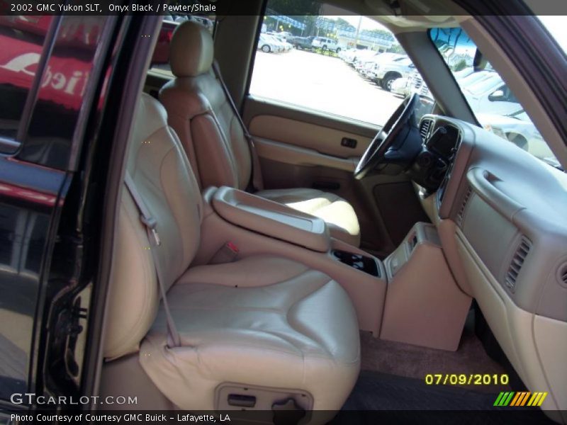 Onyx Black / Pewter/Shale 2002 GMC Yukon SLT