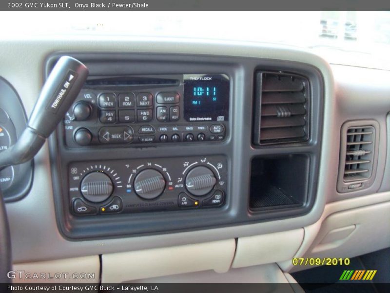 Onyx Black / Pewter/Shale 2002 GMC Yukon SLT