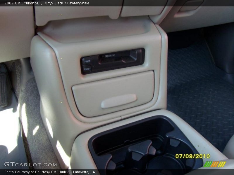 Onyx Black / Pewter/Shale 2002 GMC Yukon SLT