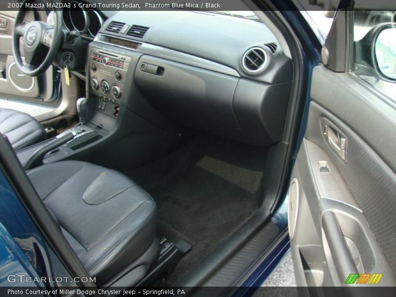 Dashboard of 2007 MAZDA3 s Grand Touring Sedan