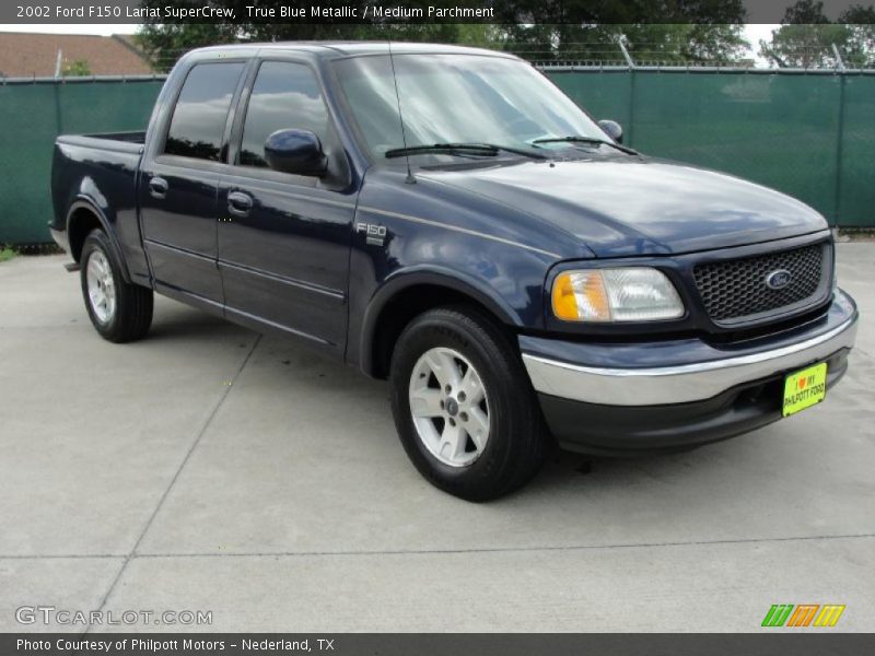 True Blue Metallic / Medium Parchment 2002 Ford F150 Lariat SuperCrew