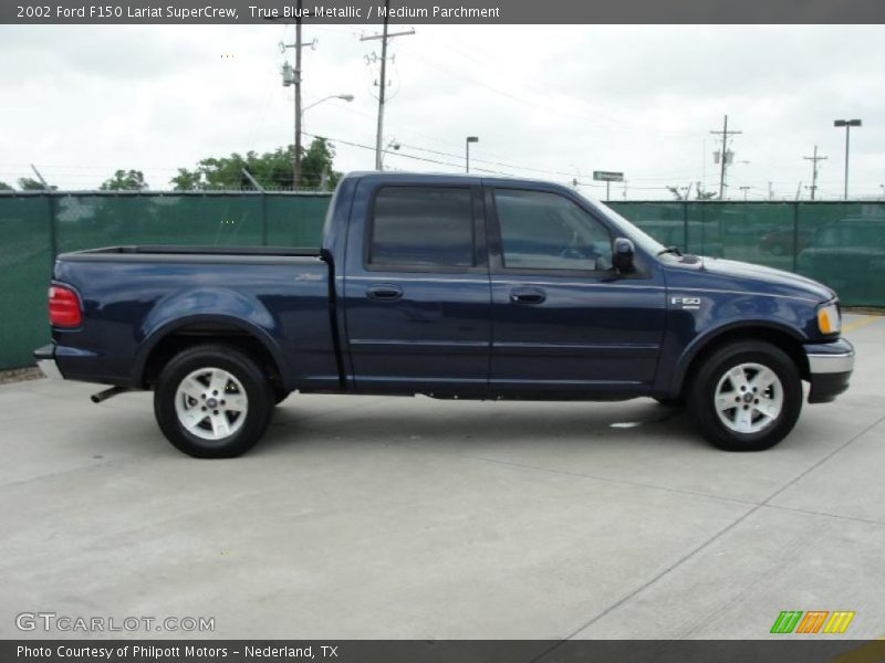 True Blue Metallic / Medium Parchment 2002 Ford F150 Lariat SuperCrew