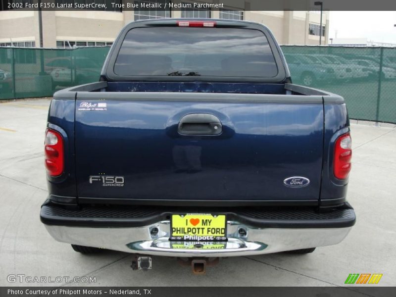 True Blue Metallic / Medium Parchment 2002 Ford F150 Lariat SuperCrew