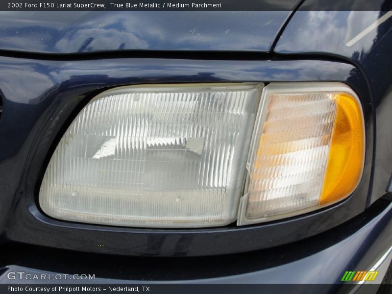 True Blue Metallic / Medium Parchment 2002 Ford F150 Lariat SuperCrew