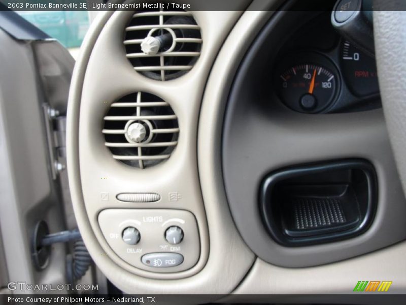 Light Bronzemist Metallic / Taupe 2003 Pontiac Bonneville SE