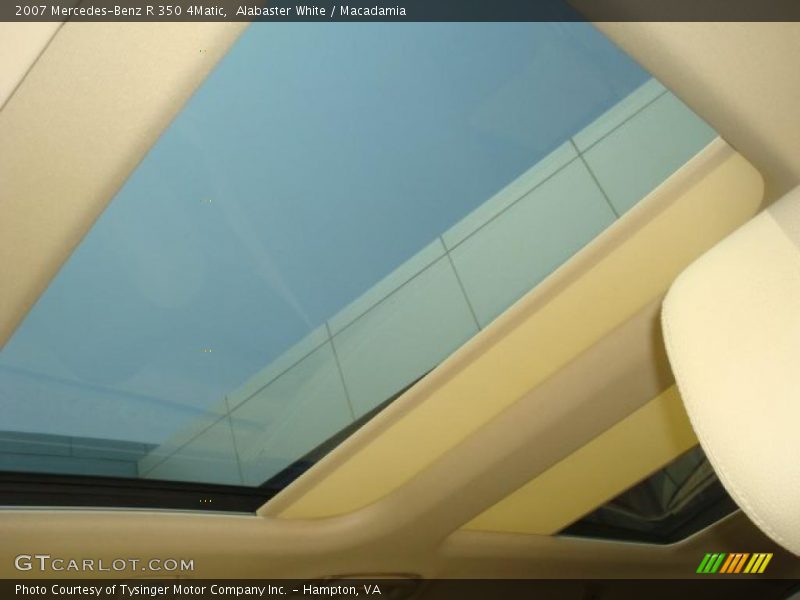 Alabaster White / Macadamia 2007 Mercedes-Benz R 350 4Matic