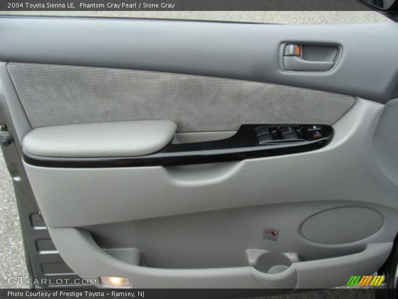Phantom Gray Pearl / Stone Gray 2004 Toyota Sienna LE