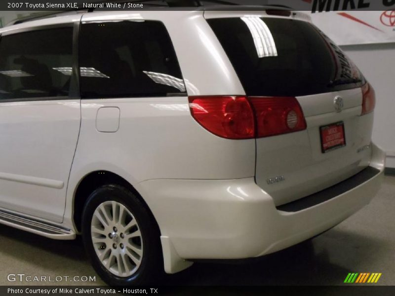 Natural White / Stone 2007 Toyota Sienna XLE