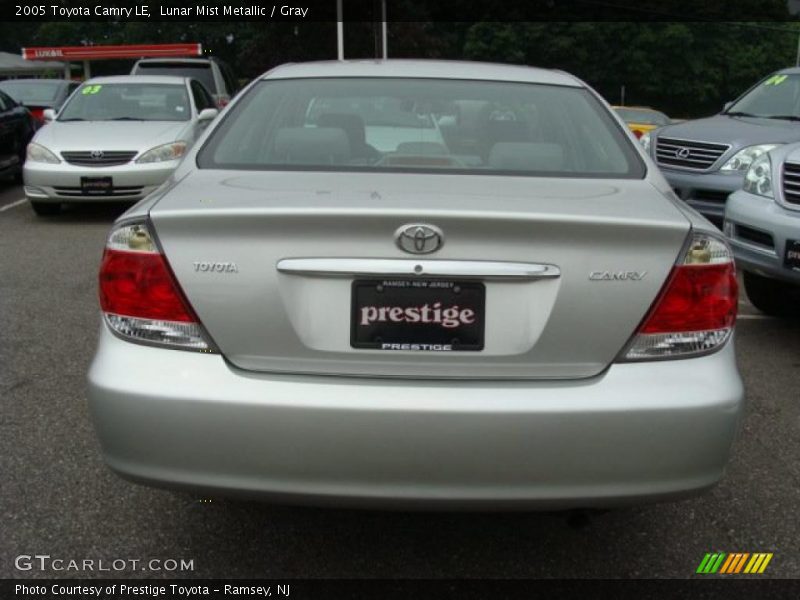 Lunar Mist Metallic / Gray 2005 Toyota Camry LE