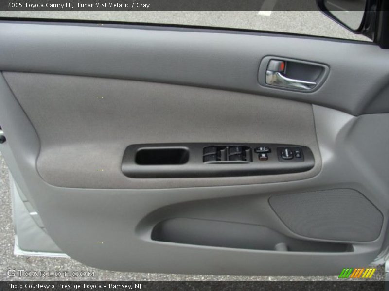 Lunar Mist Metallic / Gray 2005 Toyota Camry LE