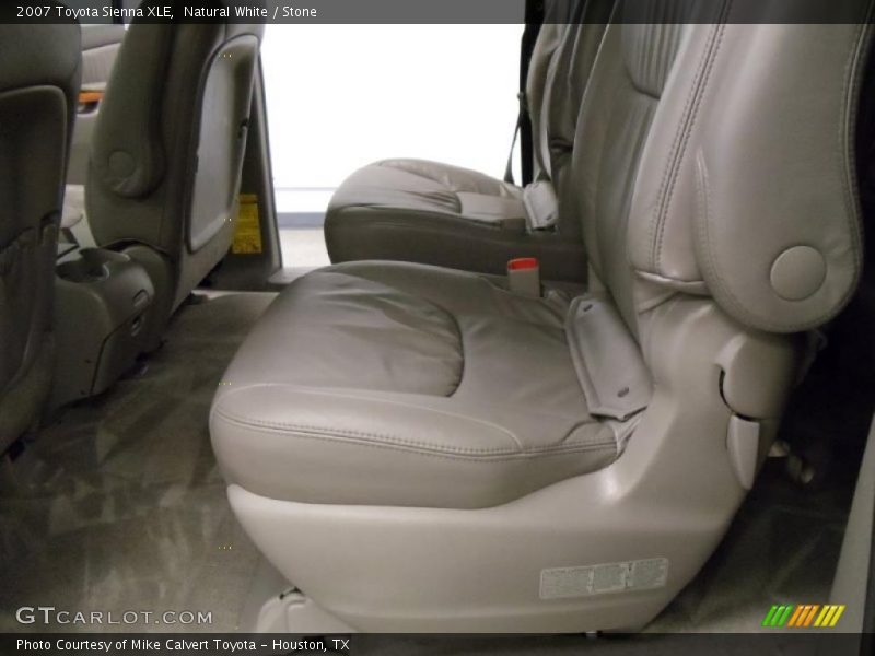 Natural White / Stone 2007 Toyota Sienna XLE