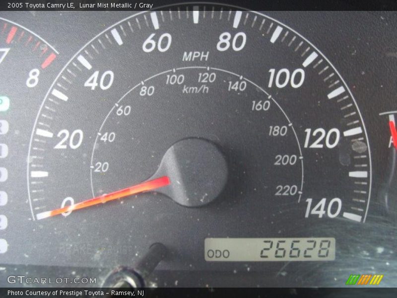 Lunar Mist Metallic / Gray 2005 Toyota Camry LE