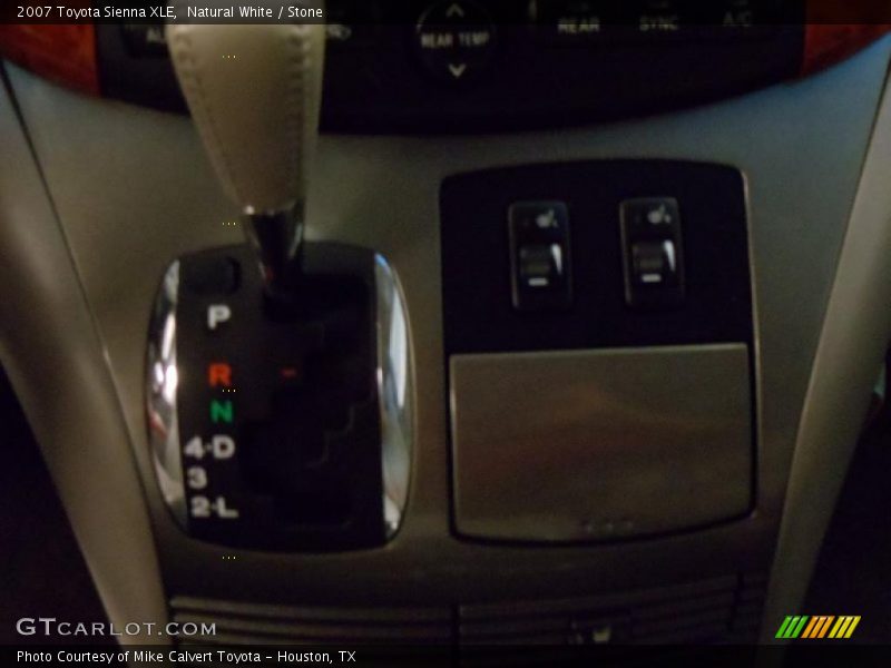 Natural White / Stone 2007 Toyota Sienna XLE