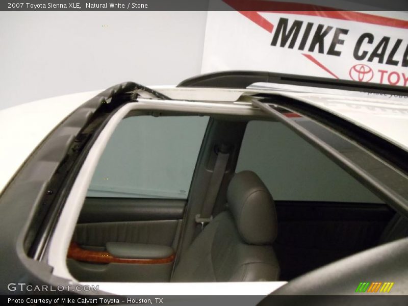 Natural White / Stone 2007 Toyota Sienna XLE