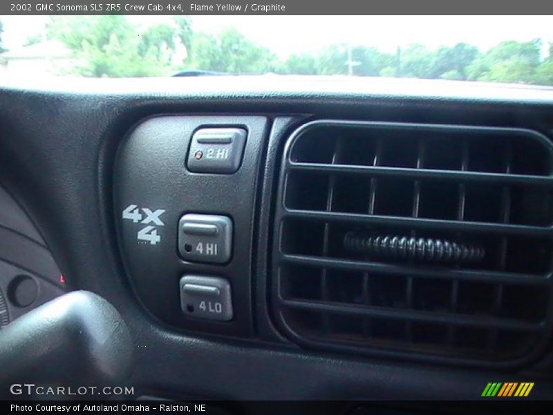 Flame Yellow / Graphite 2002 GMC Sonoma SLS ZR5 Crew Cab 4x4