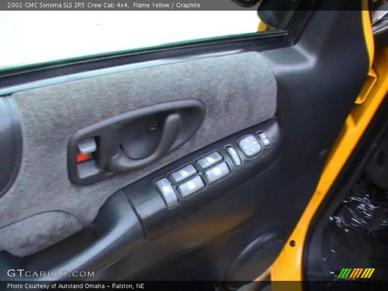 Flame Yellow / Graphite 2002 GMC Sonoma SLS ZR5 Crew Cab 4x4