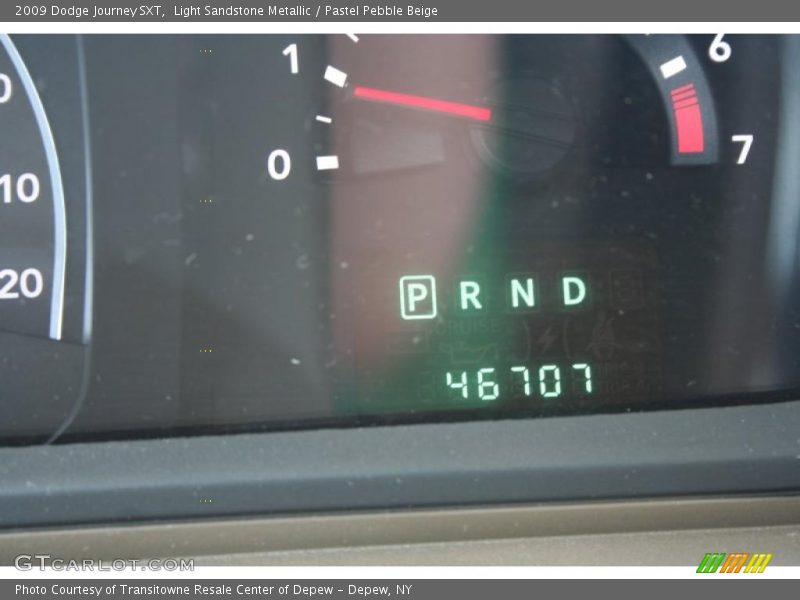 Light Sandstone Metallic / Pastel Pebble Beige 2009 Dodge Journey SXT