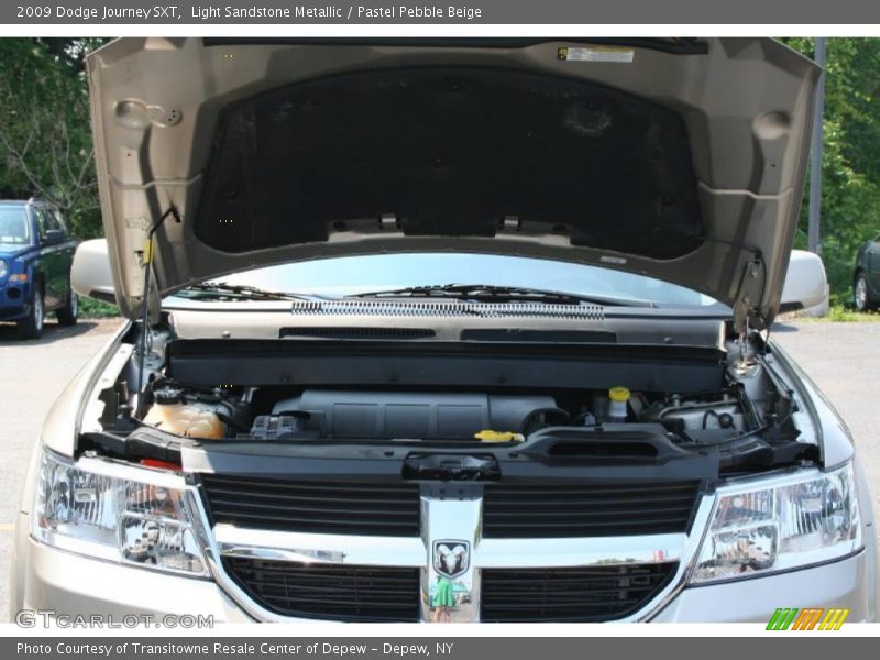 Light Sandstone Metallic / Pastel Pebble Beige 2009 Dodge Journey SXT