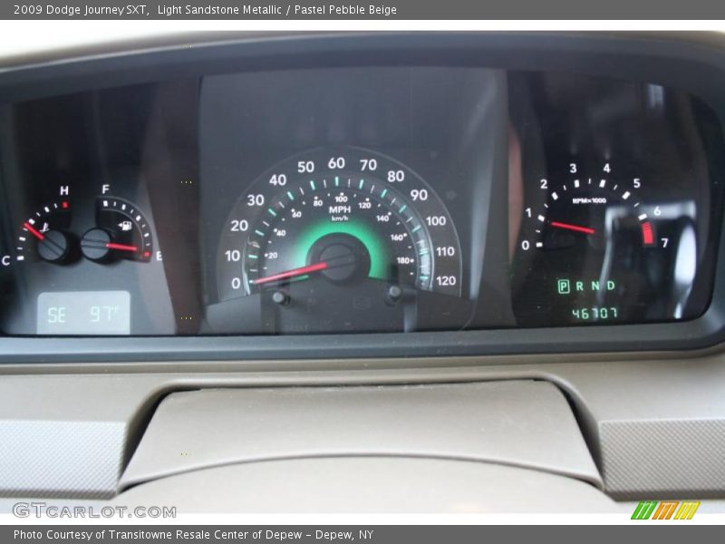 Light Sandstone Metallic / Pastel Pebble Beige 2009 Dodge Journey SXT