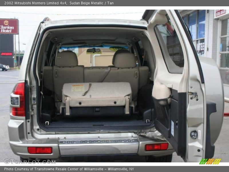 Sudan Beige Metallic / Tan 2002 Mitsubishi Montero Limited 4x4