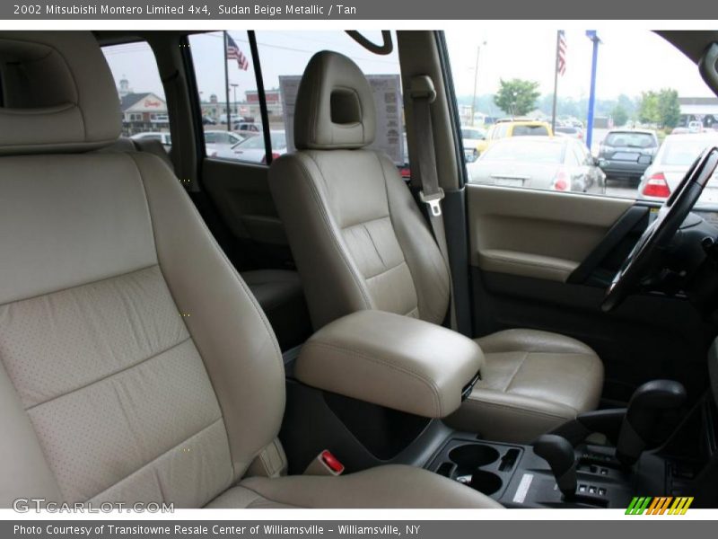 Sudan Beige Metallic / Tan 2002 Mitsubishi Montero Limited 4x4