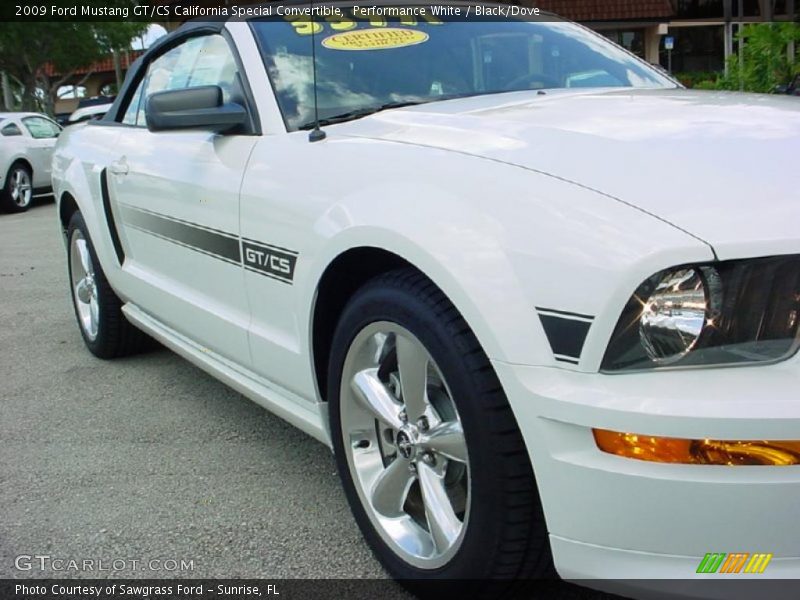Performance White / Black/Dove 2009 Ford Mustang GT/CS California Special Convertible