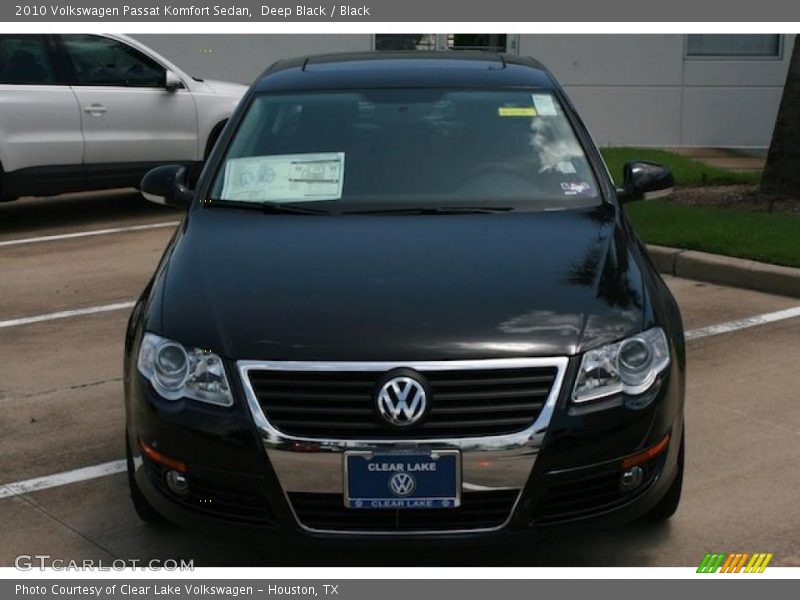 Deep Black / Black 2010 Volkswagen Passat Komfort Sedan