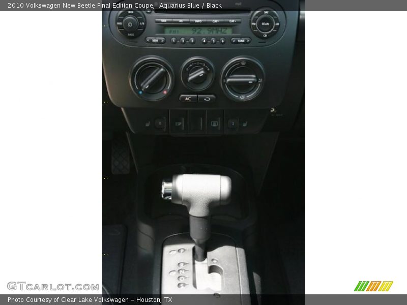 Aquarius Blue / Black 2010 Volkswagen New Beetle Final Edition Coupe