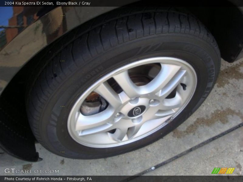 Ebony Black / Gray 2004 Kia Spectra EX Sedan