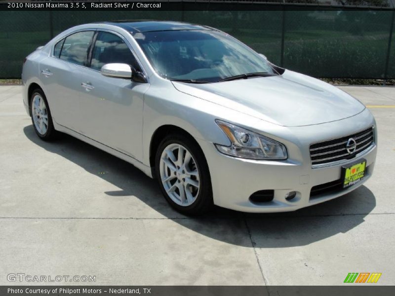 Radiant Silver / Charcoal 2010 Nissan Maxima 3.5 S