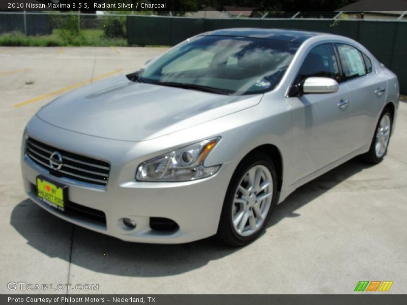 Radiant Silver / Charcoal 2010 Nissan Maxima 3.5 S