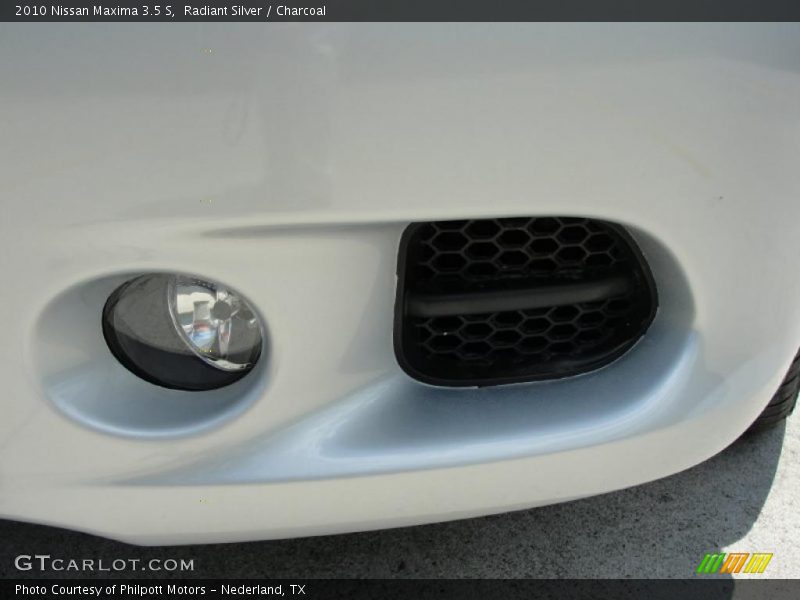 Radiant Silver / Charcoal 2010 Nissan Maxima 3.5 S