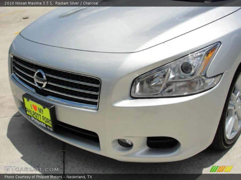 Radiant Silver / Charcoal 2010 Nissan Maxima 3.5 S