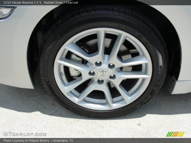 Radiant Silver / Charcoal 2010 Nissan Maxima 3.5 S