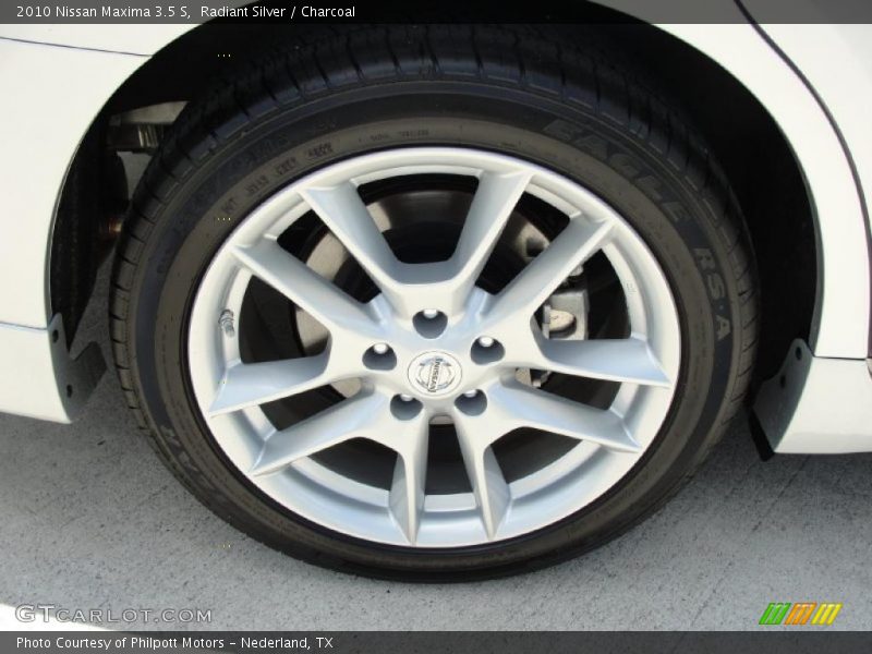 Radiant Silver / Charcoal 2010 Nissan Maxima 3.5 S