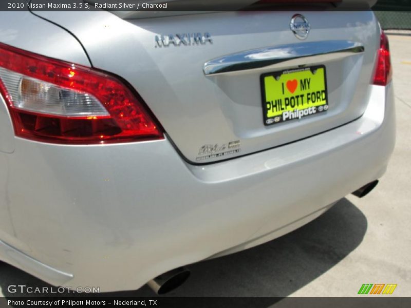 Radiant Silver / Charcoal 2010 Nissan Maxima 3.5 S