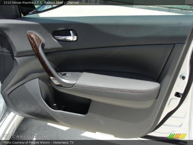 Radiant Silver / Charcoal 2010 Nissan Maxima 3.5 S