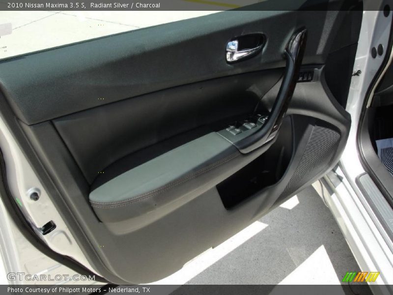 Radiant Silver / Charcoal 2010 Nissan Maxima 3.5 S