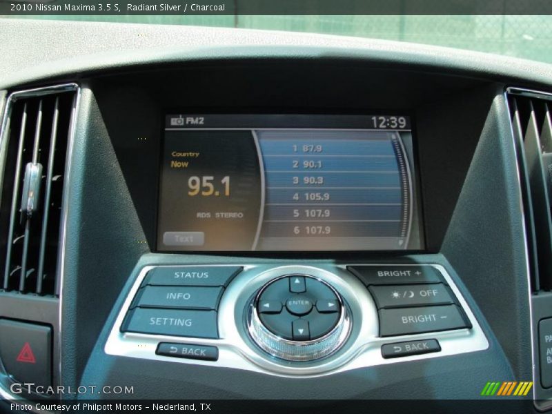 Radiant Silver / Charcoal 2010 Nissan Maxima 3.5 S