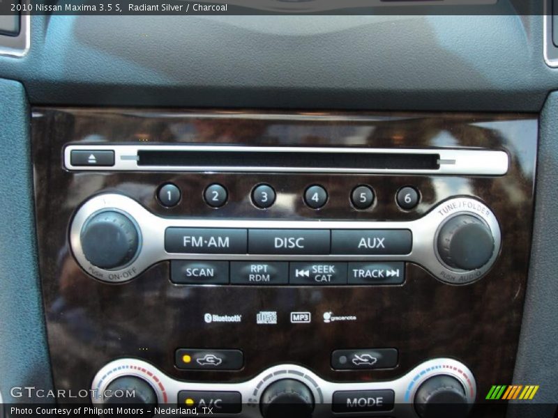 Radiant Silver / Charcoal 2010 Nissan Maxima 3.5 S