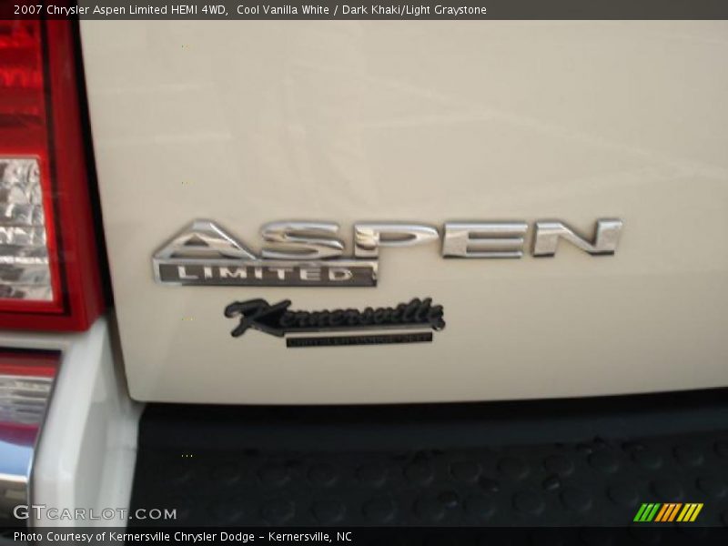 Cool Vanilla White / Dark Khaki/Light Graystone 2007 Chrysler Aspen Limited HEMI 4WD