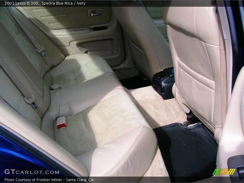 Spectra Blue Mica / Ivory 2001 Lexus IS 300