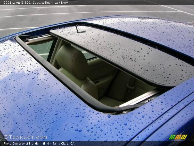 Spectra Blue Mica / Ivory 2001 Lexus IS 300