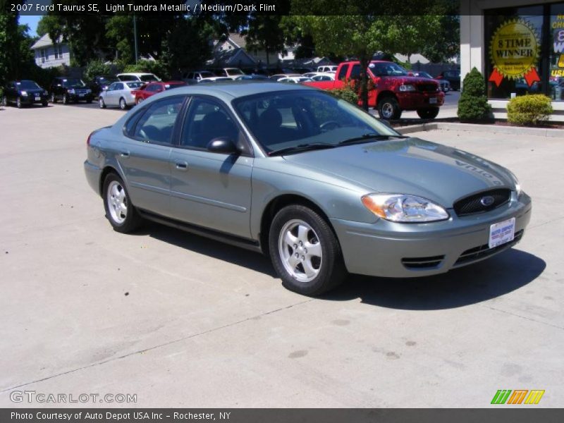 Light Tundra Metallic / Medium/Dark Flint 2007 Ford Taurus SE