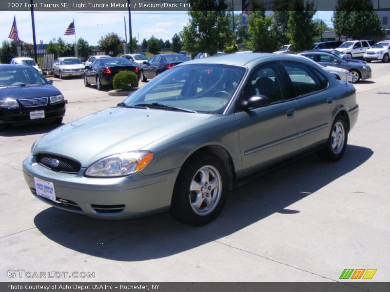 Light Tundra Metallic / Medium/Dark Flint 2007 Ford Taurus SE