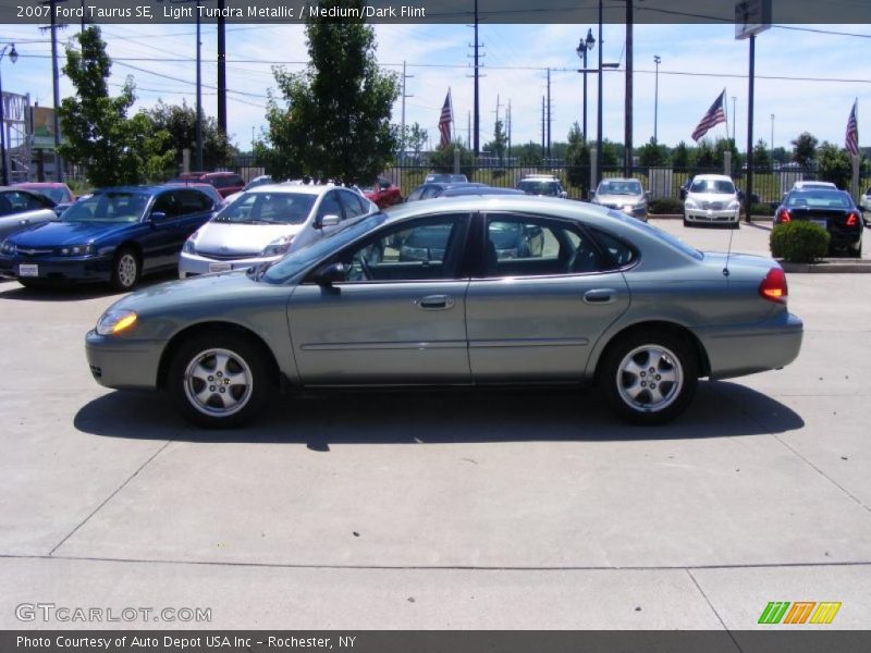 Light Tundra Metallic / Medium/Dark Flint 2007 Ford Taurus SE