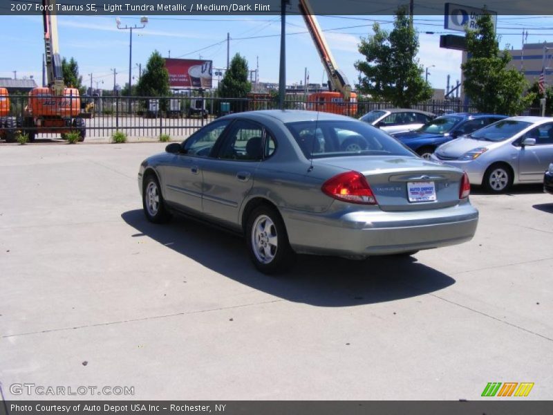 Light Tundra Metallic / Medium/Dark Flint 2007 Ford Taurus SE