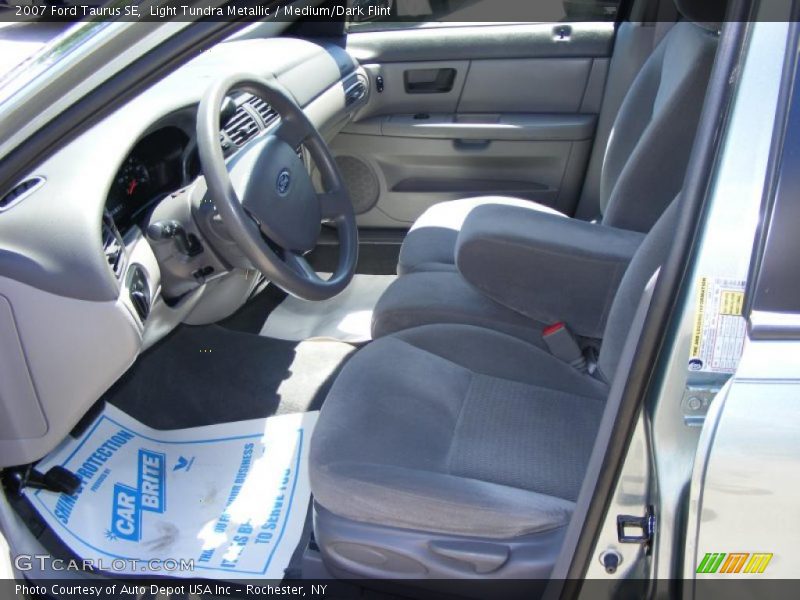 Light Tundra Metallic / Medium/Dark Flint 2007 Ford Taurus SE