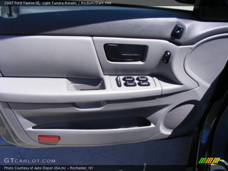 Light Tundra Metallic / Medium/Dark Flint 2007 Ford Taurus SE