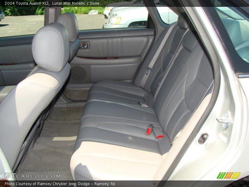 Lunar Mist Metallic / Stone 2004 Toyota Avalon XLS